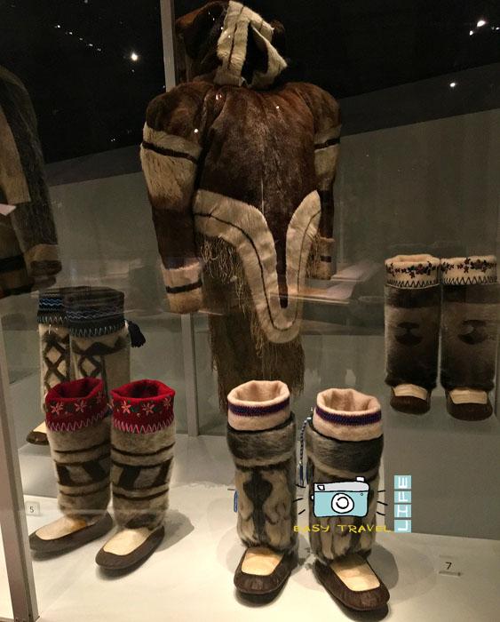 fur boots