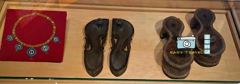 shoes in hinduism